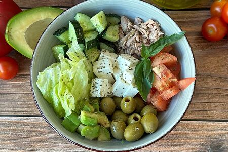 Салат с тунцом