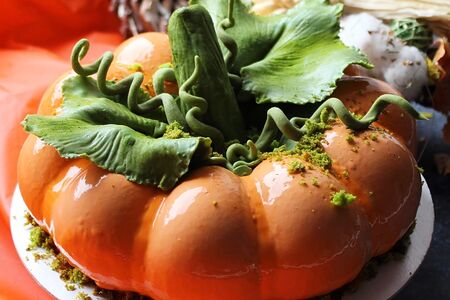  Муссовый торт Тыква с начинкой шоколад-вишня