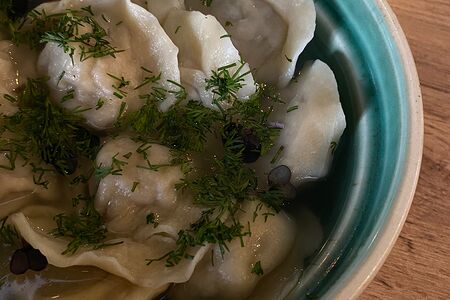 Пельмени с говядиной и зеленью 