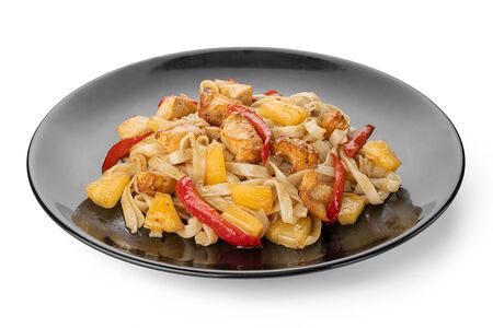 Вок с курицей и ананасами