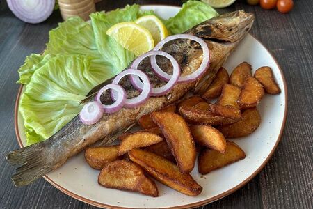 Сибас с картофелем по-деревенски