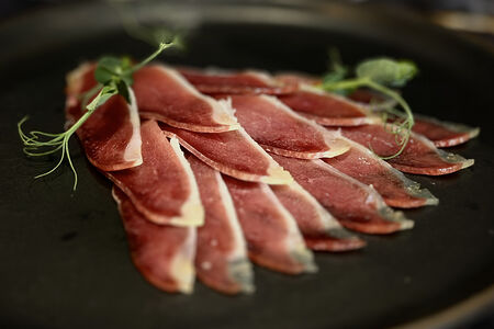 Утка сыровяленая