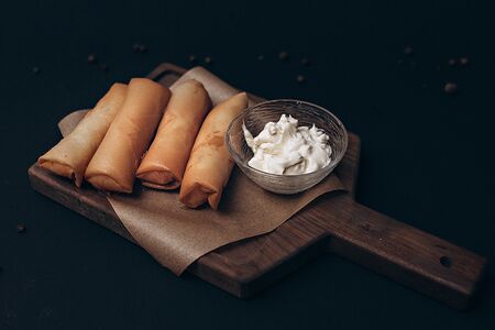 Трубочки с ветчиной и сыром