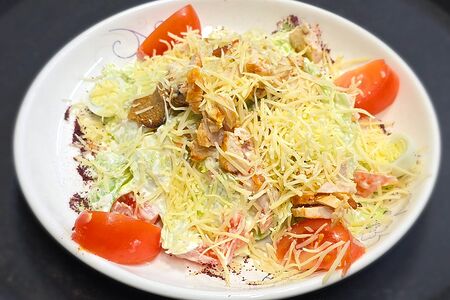 Салат Цезарь с курицей