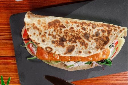 Кыстыбый с цыплёнком и овощами