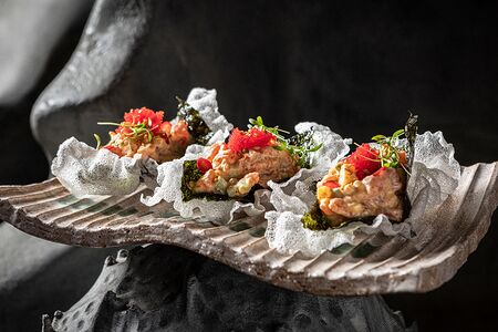 Спайси лосось с нори и такос