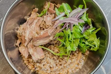 Томленое мясо индейки с разваренной гречей