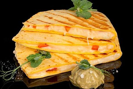 Кесадилия с гуакамоле