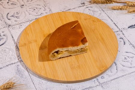 Четверть пирога с капустой