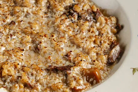 Перловая каша с боровиками, томленая говяжья щека