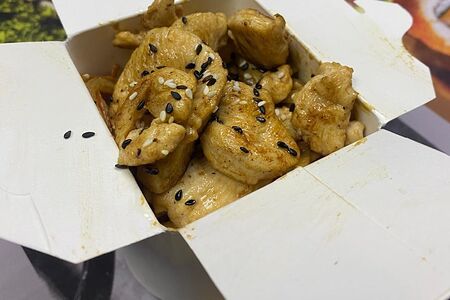 Соба с курицей 