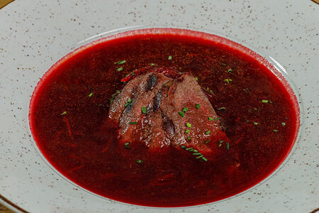 Борщ с оленьей вырезкой