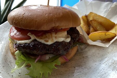Бургер из говядины с картофелем