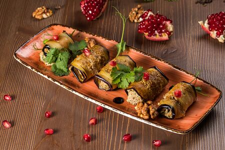 Рулетики из баклажанов с ореховой начинкой