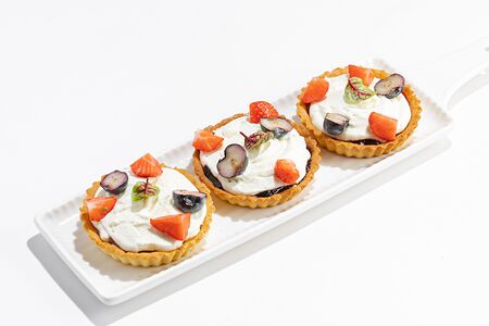 Тарталетка с ягодной начинкой на выбор 