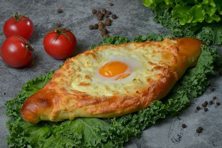 Хачапури по-аджарски с яйцом Мини