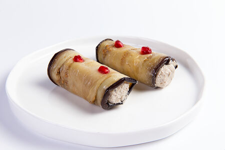 Рулеты из баклажанов с орехами