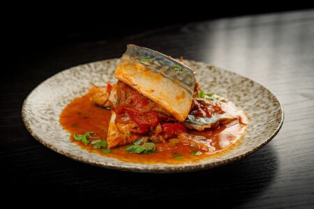 Скумбрия с кисло-сладкими овощами