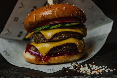 Бургер классика с двойной котлетой 