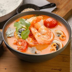 Том ям с морепродуктами