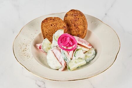 Салат из свежих овощей с маслом