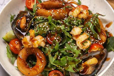 Салат с морепродуктами