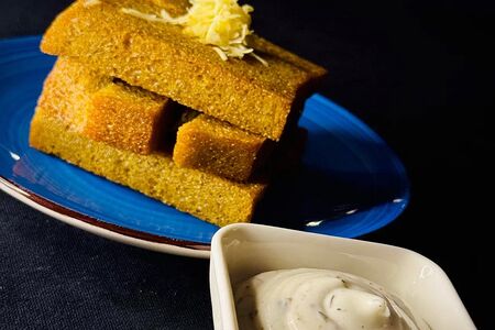 Гренки чесночные