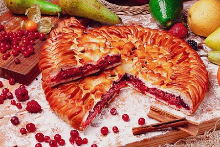 Пирог с брусникой 