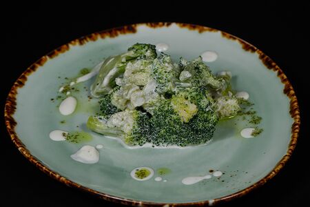 Брокколи в сливках