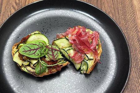 Брускетта Вяленая утка