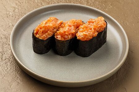 Гункан спайси лосось