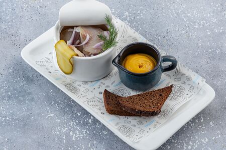 Сельдь собственного посола с ароматным маслом и луком