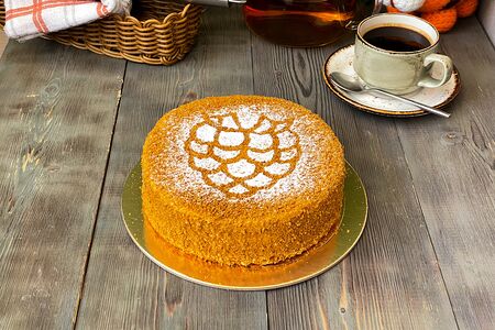 Торт Медовый с малиной