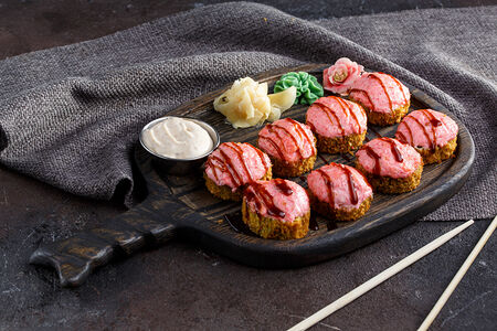 Ролл запеченный цезарьс курицей