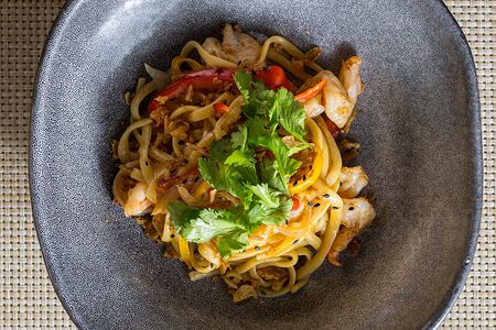 Удон с креветками