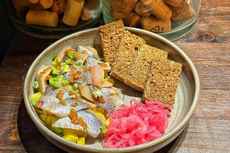 Сельдь с томлёным картофелем