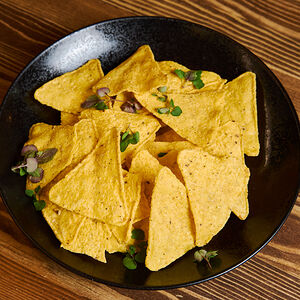 Кукурузные чипсы начос