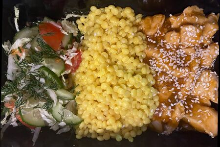 Сладкая курочка с макаронами