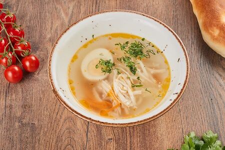 Суп куриный с домашней лапшой