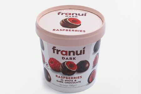 Малина в темном шоколаде 