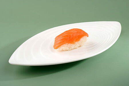 Суши с форелью