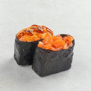 Гункан с лососем