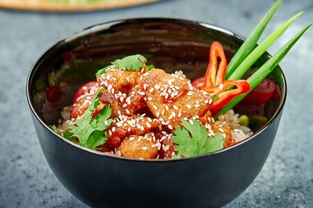 Горячий боул с курицей карааге