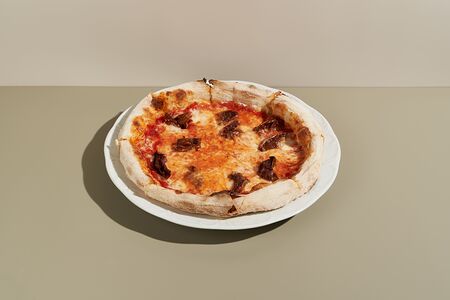 Пицца с вялеными томатами