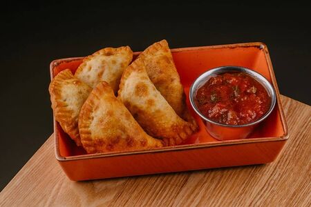 Мини-чебуреки с курицей