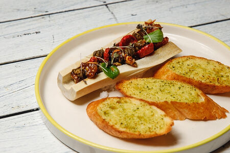 Костный мозг с французским багетом