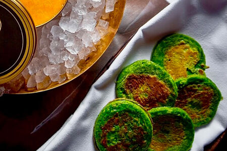 Оладьи из цукини, икра щуки и соус шантильи