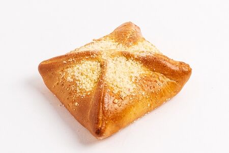 Пирожок с яблоком и лимонным кремом