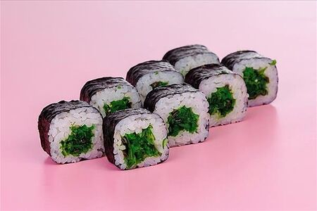 Маки ролл с чукой