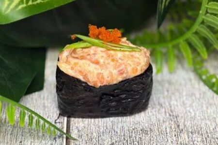 Суши с тартаром из лосося